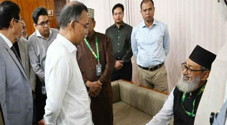 সংসদে এমপি বাশার অসুস্থ, দেখতে গেলেন প্রধানমন্ত্রী