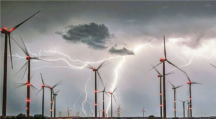 ভেজা বাতাস থেকে বিদ্যুৎ