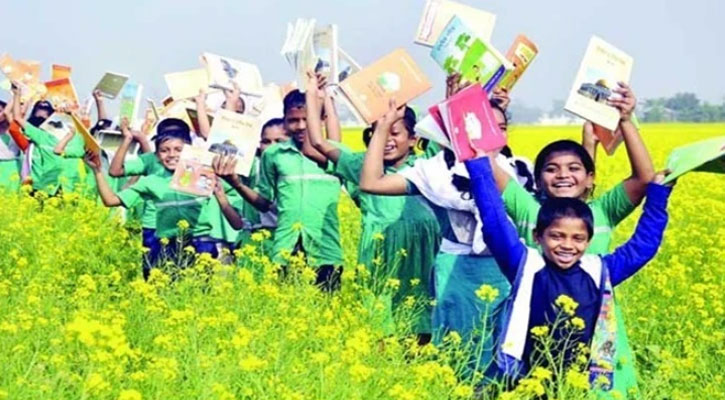 বিনামূল্যে নতুন বই পাচ্ছে প্রায় ৪ কোটি শিক্ষার্থী