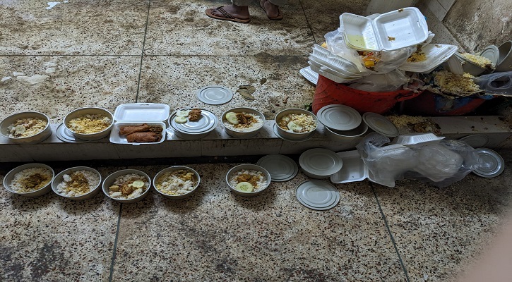 ববিতে বঙ্গবন্ধুর জন্মবার্ষিকীতে পঁচাবাসি খাবার পরিবেশনের অভিযোগ