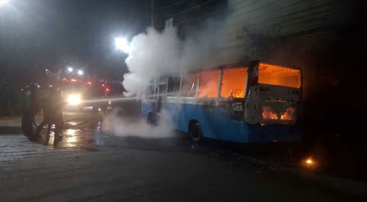 ভোটের আগের রাতে পুড়েছে ১০ বাহন