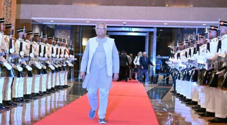 দেশের উদ্দেশ্যে মালয়েশিয়া ছাড়লেন প্রধান উপদেষ্টা