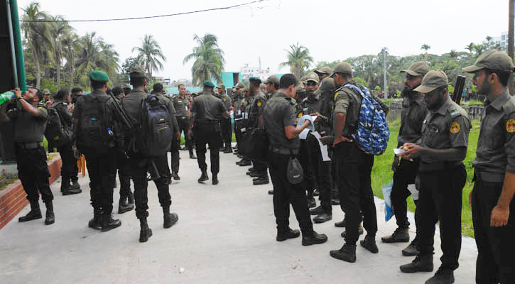 কঠোর নিরাপত্তা বলয়ে খুলনা