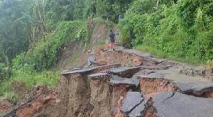 অতি ভারী বৃষ্টিতে ৫ জেলায় ভূমিধসের শঙ্কা