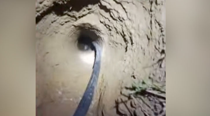 চট্টগ্রামে গভীর নলকূপের গর্তে পড়ে গেল শিশু