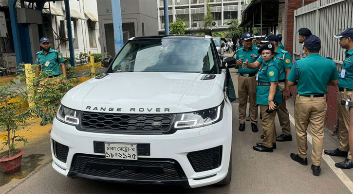 উল্টোপথে বিমানমন্ত্রীর গাড়ি, মামলা দিল পুলিশ