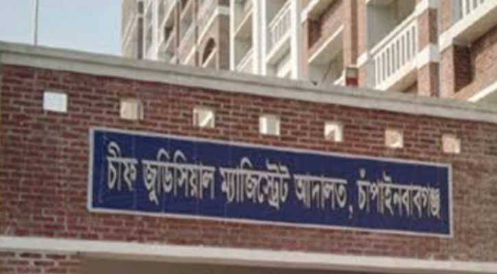 চাঁপাইনবাবগঞ্জে শিশুদের উপস্থিতিতে মা-বাবার বিয়ে