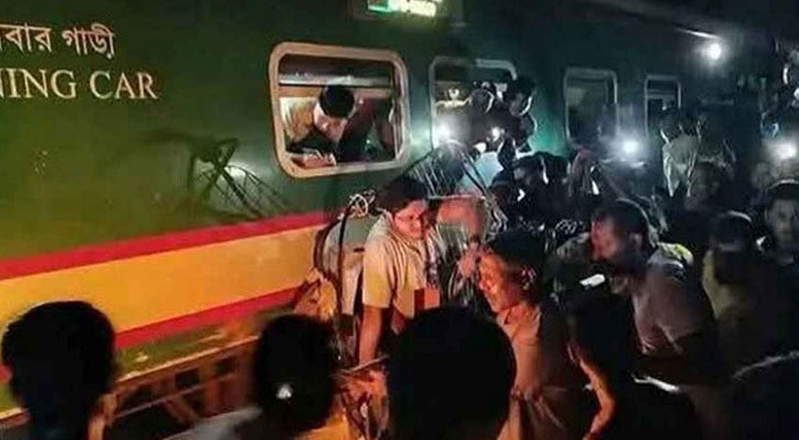 কালুরঘাট সেতুতে কয়েকটি গাড়িতে ট্রেনের ধাক্কা, নিহত বেড়ে ৩