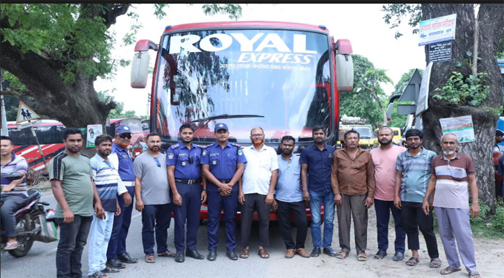চুয়াডাঙ্গায় চালকদের ডোপ টেস্ট শুরু