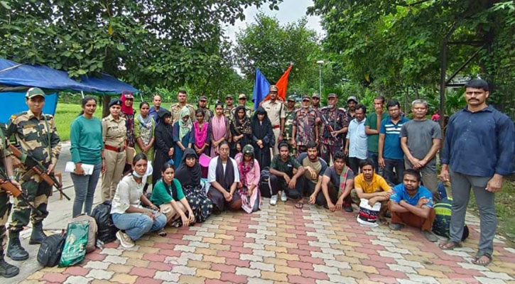 ভারতে অবৈধ অনুপ্রবেশ, ২২ বাংলাদেশিকে ফেতর দিল বিএসএফ