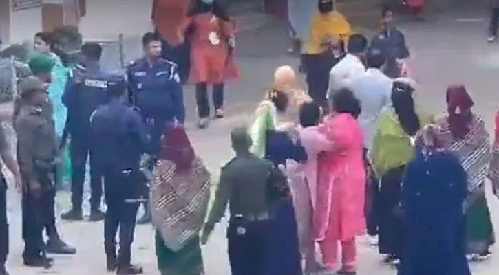 ভোটারদের কেন্দ্রে আসতে বাধা, এজেন্ট বের করে দেয়ার অভিযোগ