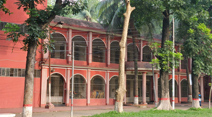 দুই মাসেও চালু হয়নি ঢাকা কলেজ মসজিদের এসি, ভোগান্তিতে মুসল্লিরা