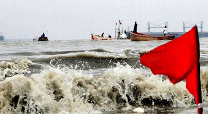 সুস্পষ্ট লঘুচাপটি ঘণীভূত হয়ে নিম্নচাপে পরিণত