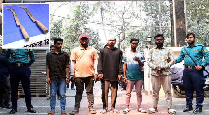 রিকশায় ধাক্কা দেওয়া নিয়ে বাগ্‌বিতণ্ডা, এরপর কোপানো হয় দম্পতিকে