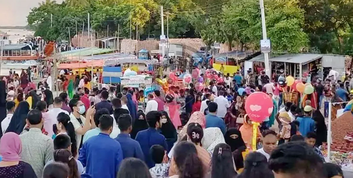 ঈদের বিকেলে বিনোদনকেন্দ্রে মানুষের ঢল