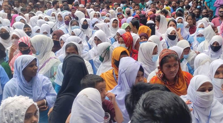 এনাম মেডিকেল কলেজ হাসপাতালের কর্মকারীদের বিক্ষোভ