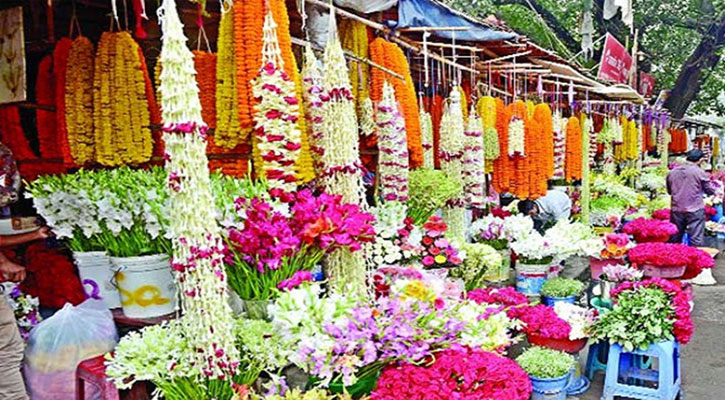 তিন উৎসবকে ঘিরে জমজমাট ফুলের বাজার