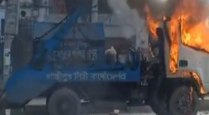 গাজীপুর সিটি করপোরেশনের গাড়িচাপায় শ্রমিক নিহত, মহাসড়ক অবরোধ