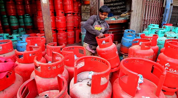 এলপিজির দাম বাড়বে না কমবে, সিদ্ধান্ত আজ