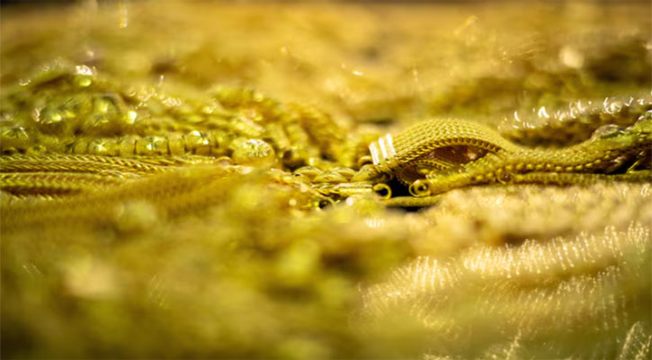 বড় পতনের মুখে স্বর্ণ