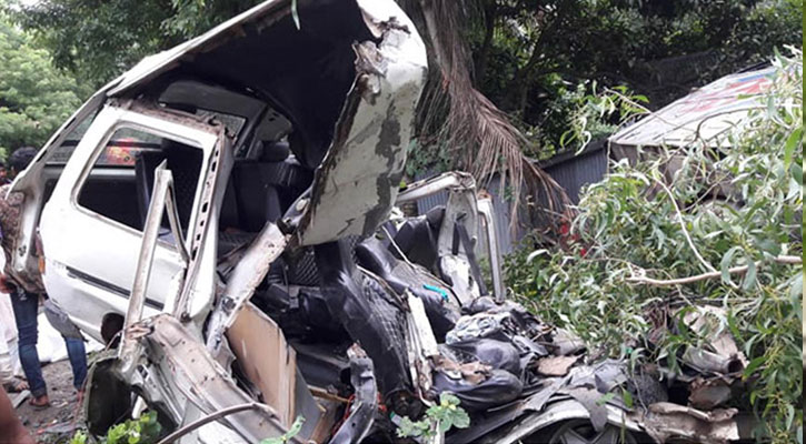 গোপালগঞ্জে বাস-মাইক্রোবাস সংঘর্ষ, নিহত ৫