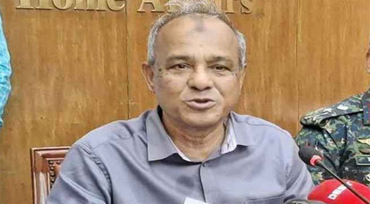 লুট হওয়া অস্ত্রের সন্ধান দিলেই মিলবে পুরস্কার : স্বরাষ্ট্র উপদেষ্টা