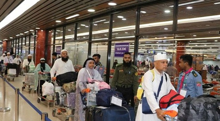 দেশে ফিরেছেন ১১ হাজার ৬৪০ হাজি, মৃত্যু ৪৪