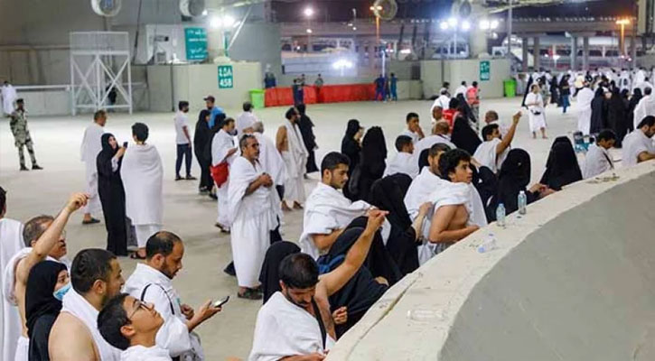 আজ জামারাতে পাথর নিক্ষেপ করবেন হাজিরা