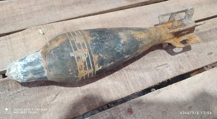 পুকুর খনন করতে পাওয়া গেলো পরিত্যক্ত মর্টারশেল