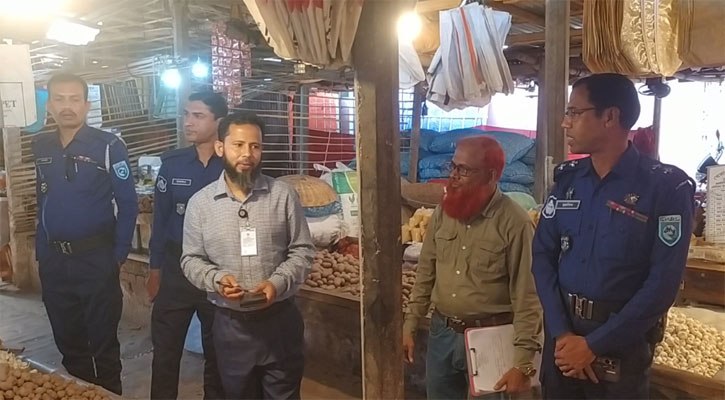 হিলিতে ভোক্তার অভিযান, ছয় প্রতিষ্ঠানকে জরিমানা