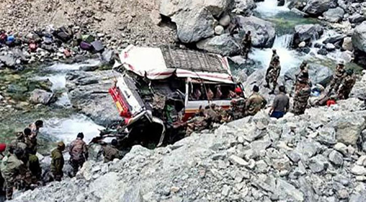 লাদাখে গাড়ি ছিটকে পড়লো নদীতে, ৯ ভারতীয় সেনা নিহত