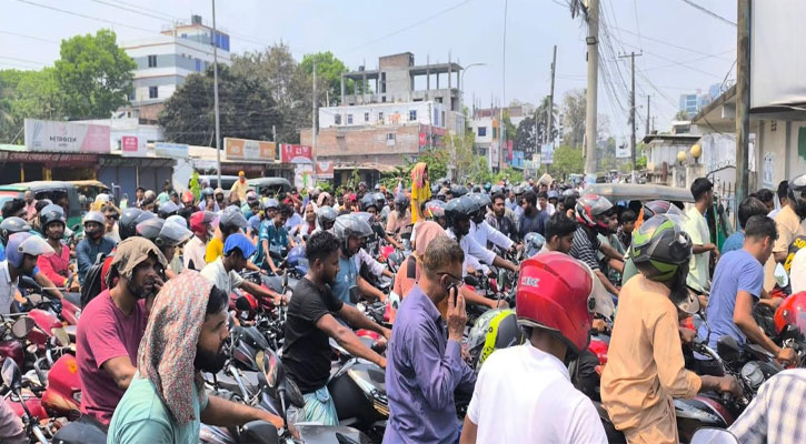 তেল নিয়ে তেলেসমাতি কারবার