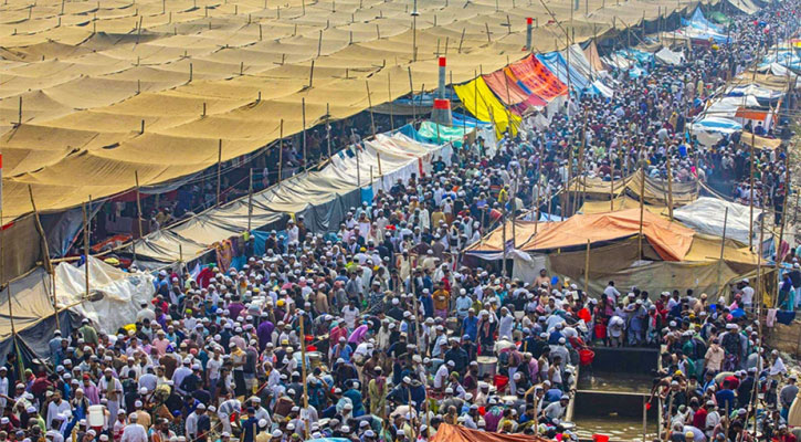 আখেরি মোনাজাতে আজ শেষ এবারের বিশ্ব ইজতেমা