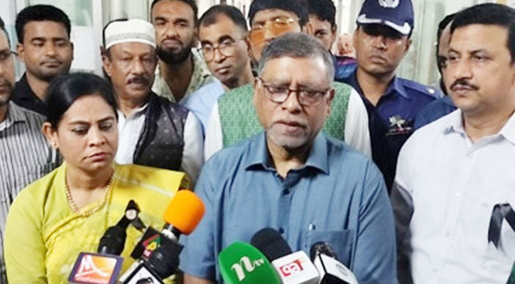 দেশে ডেঙ্গু রোগী বেড়েছে দশগুণ, তাই স্যালাইনের ঘাটতি: স্বাস্থ্যমন্ত্রী