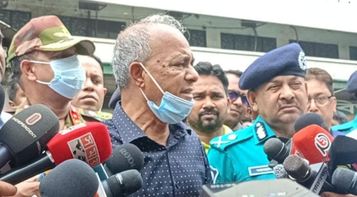 পুলিশ খুব সাহসিকতার সঙ্গে কাজ করেছে : স্বরাষ্ট্র উপদেষ্টা