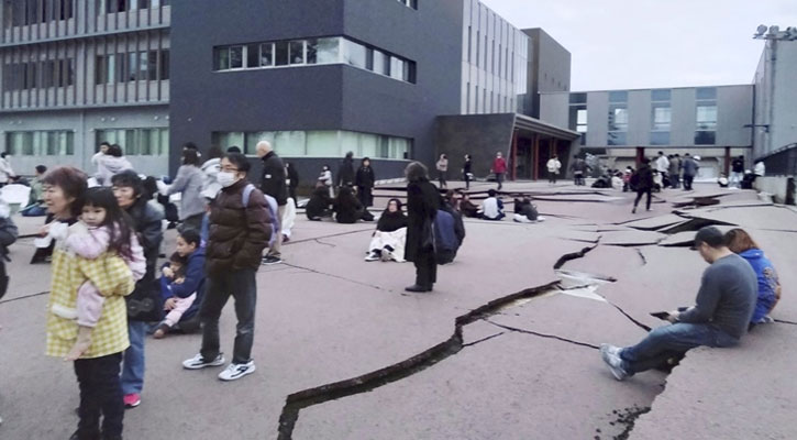 জাপানে ২৪ ঘণ্টায় ১৫৫ বার ভূমিকম্পের আঘাত, নিহত বেড়ে ১৩