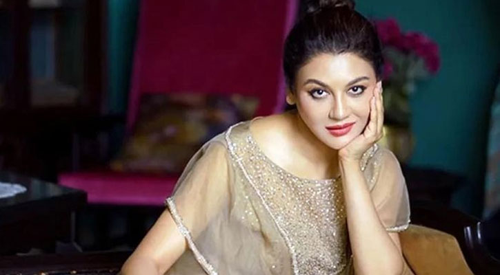 প্রথমবার ওয়েব সিরিজে জয়া