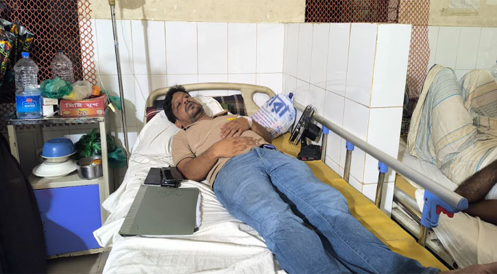 জাজিরায় সাংবাদিকের ওপর হামলা, মামলা রুজু করেনি ওসি