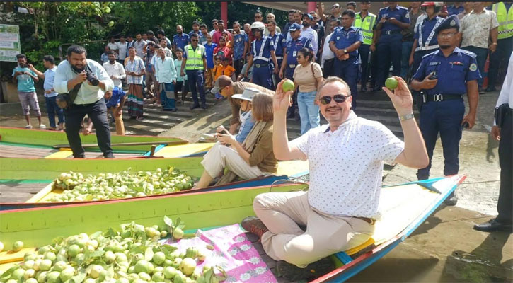 ভীমরুলীর পেয়ারা রপ্তানির সম্ভাবনা দেখছেন মার্কিন রাষ্ট্রদূত