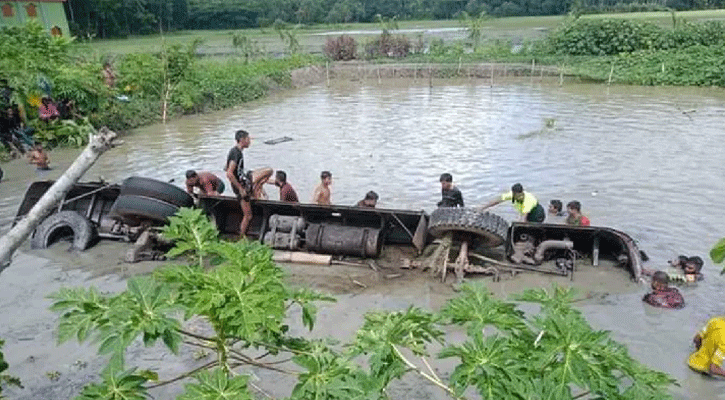 ঝালকাঠিতে ১৭ জন নিহতের ঘটনায় পলাতক বাসচালক গ্রেপ্তার