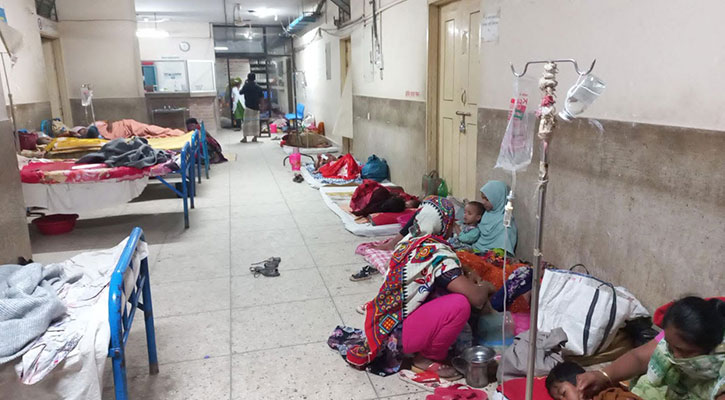 ৮ শয্যার ওয়ার্ডে চিকিৎসা নিচ্ছেন ১১৬ জন  