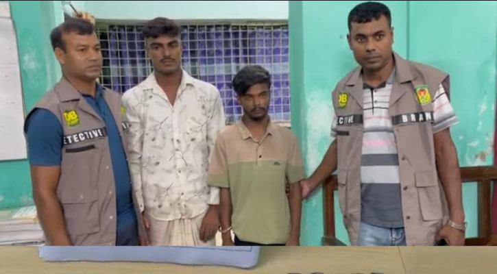 খুলনায় শীর্ষ সন্ত্রাসীর বাসা থেকে অস্ত্রসহ যুবক আটক