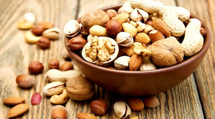 সকালে খালি পেটে একমুঠো বাদাম কেনো খাবেন