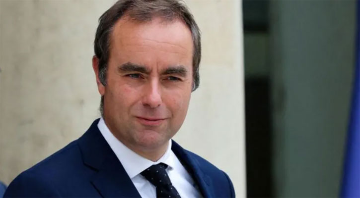 পদত্যাগ করলেন ফ্রান্সের প্রধানমন্ত্রী লেকর্নু