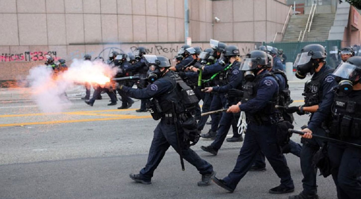 লস অ্যাঞ্জেলেসে উত্তেজনা চরমে