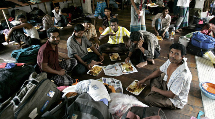 মালয়েশিয়ায় গিয়ে বেকার বাংলাদেশি কর্মীরা