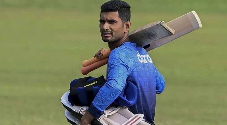 বাতিলের খাতা থেকে ‘অটোমেটিক চয়েসে’ মাহমুদউল্লাহ