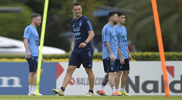 মেসিদের দলটাই কি আর্জেন্টিনার ‘ইতিহাসে সেরা’, যা বললেন স্কালোনি