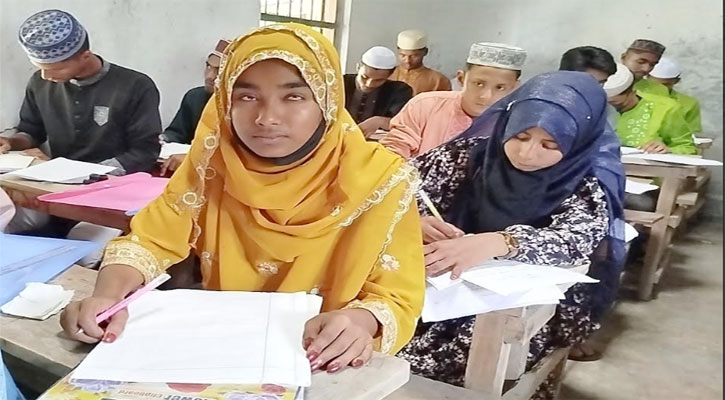 দৃষ্টি প্রতিবন্ধী মিতুর প্রতি অবিচার, পরীক্ষায় মেলেনি বাড়তি সুবিধা