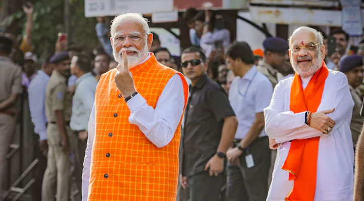 একই কেন্দ্রে ভোট দিলেন মোদি ও অমিত শাহ